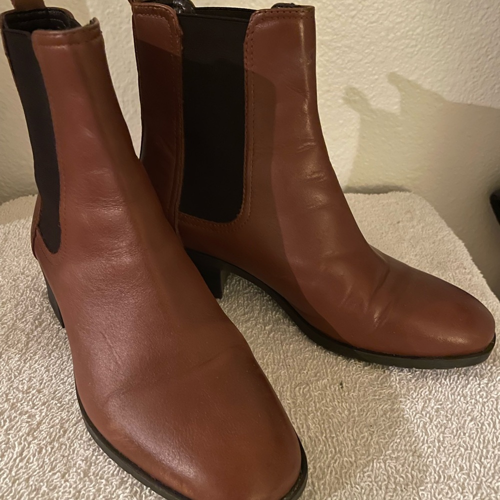 Kenneth Cole Reaction Genuine Leather Chelsea Ankle Boots Low Heel Cognac Brown
